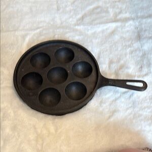 Vintage Griswold No 32 962 Cast Iron Aebleskiver Pan